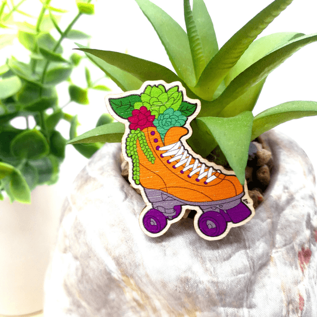 Pin's Roller vintage en bois