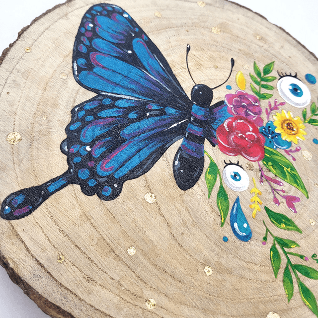 Peinture sur rondin de bois papillon