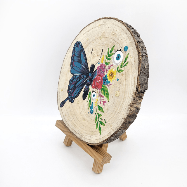 Peinture sur rondin de bois papillon